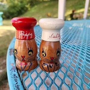 Vintage Salty And Peppy Cat Salt And Pepper Shakers Japan